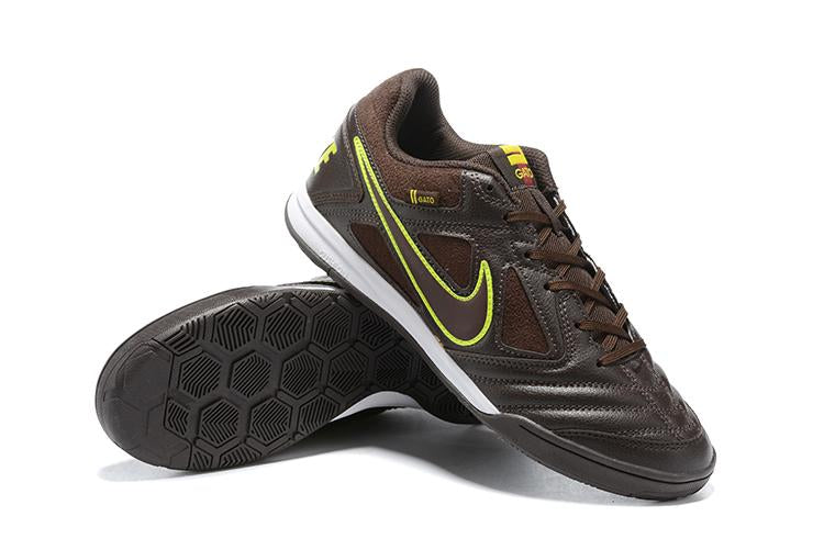 Chuteira Nike Supreme SB Gato IC