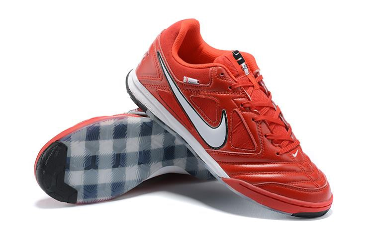 Chuteira Nike Supreme SB Gato IC