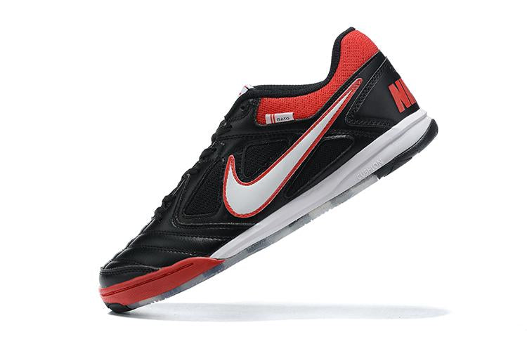 Chuteira Nike Supreme SB Gato IC