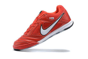 Chuteira Nike Supreme SB Gato IC