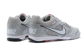 Chuteira Nike Supreme SB Gato IC