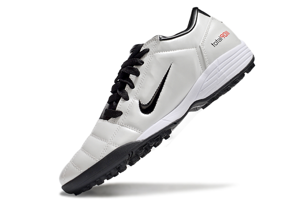 Chuteira Nike Total 90 TF