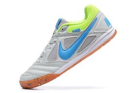 Chuteira Nike Supreme SB Gato IC