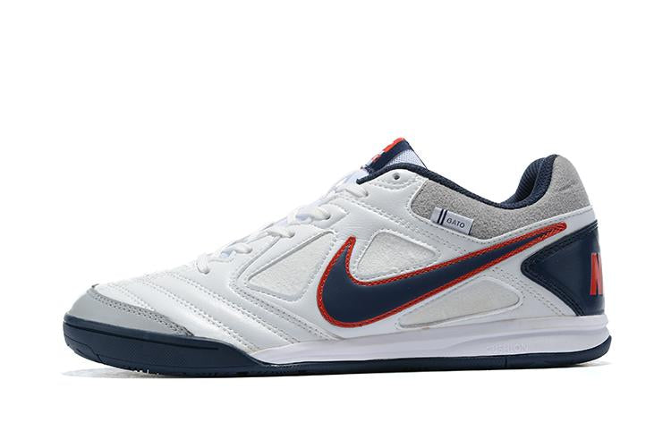 Chuteira Nike Supreme SB Gato IC