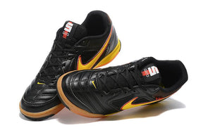 Chuteira Nike Supreme SB Gato IC