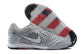 Chuteira Nike Supreme SB Gato IC