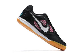 Chuteira Nike Supreme SB Gato IC