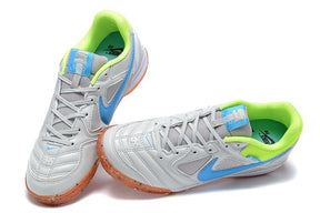 Chuteira Nike Supreme SB Gato IC