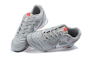 Chuteira Nike Supreme SB Gato IC