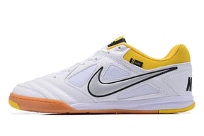 Chuteira Nike Supreme SB Gato IC