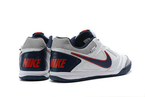 Chuteira Nike Supreme SB Gato IC