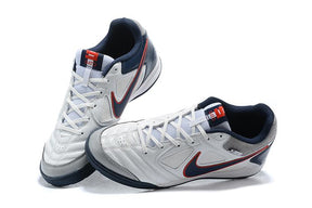 Chuteira Nike Supreme SB Gato IC