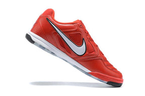 Chuteira Nike Supreme SB Gato IC