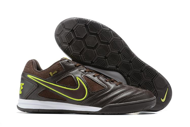 Chuteira Nike Supreme SB Gato IC