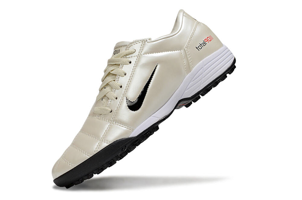 Chuteira Nike Total 90 TF