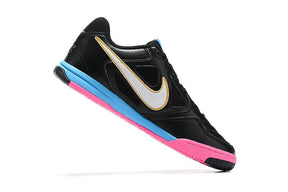 Chuteira Nike Supreme SB Gato IC